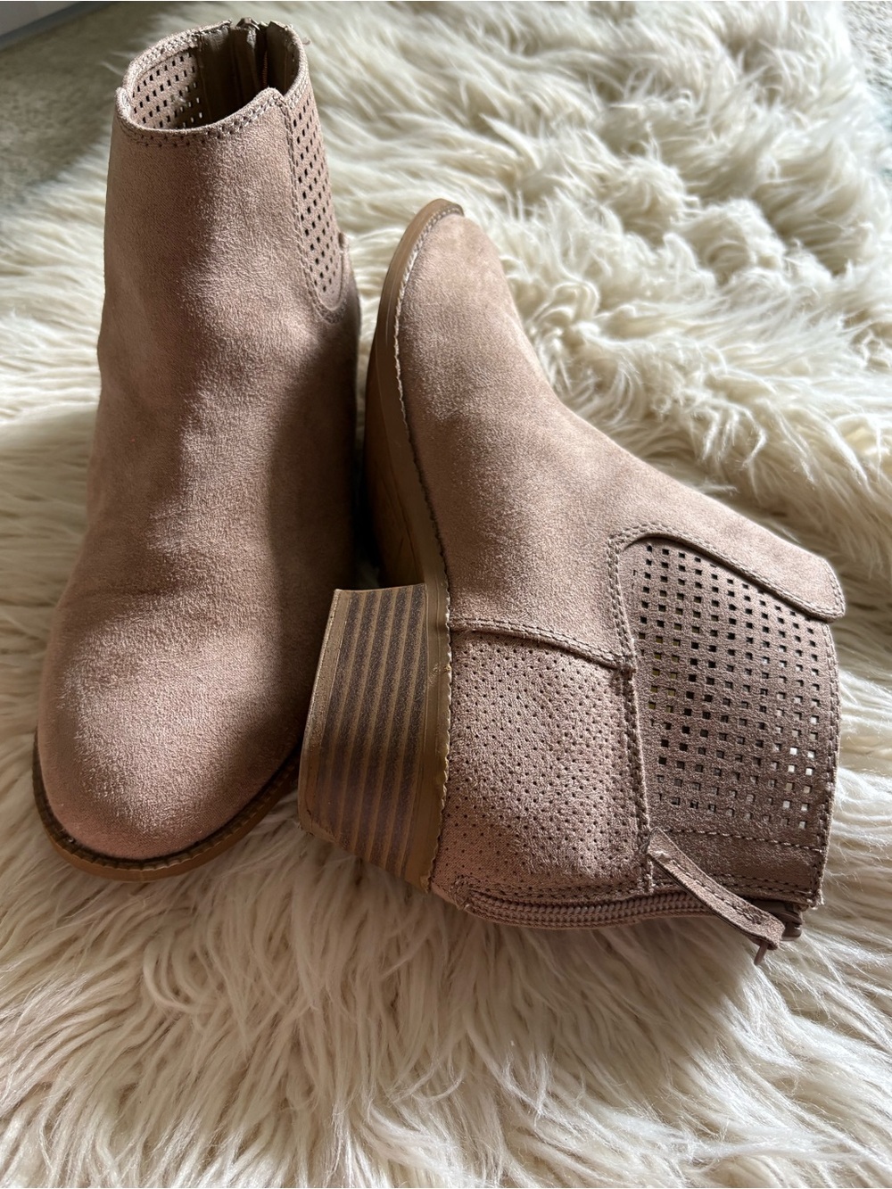 Justice Girls Taupe Booties Fall Boots Girls / Women’s Size 6 Zip Lattice Detail